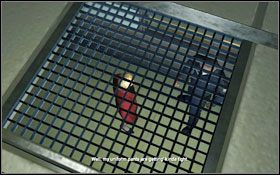 Odczekaj aż obaj strażnicy się rozejdą, po czym wyjdź z ukrycia - - Chapter 1 (2) | Opis przejścia Prison Break The Conspiracy - Prison Break: The Conspiracy - poradnik do gry