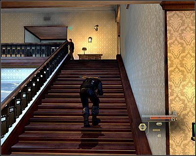 Ostrożnie zbliż się do schodów prowadzących na drugie piętro (M10, 8) - CIA Listening Post - Opis przejścia (1) | Rzym | Alpha Protocol - Alpha Protocol - poradnik do gry