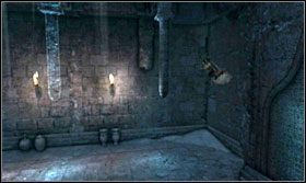 Odbijając się we wnęce od ścian i jednocześnie przełączając ich pojawianie się w czasie teraźniejszym doskocz wyżej i po schodach przejdź pod zamknięte drzwi - Sala Salomona | Opis przejścia Prince of Persia Zapomniane Piaski - Prince of Persia: Zapomniane Piaski - poradnik do gry