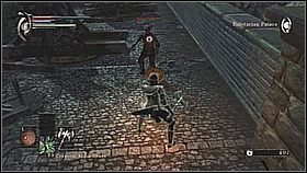 Balkonem wracamy do schodów, po których toczyła się kula i wchodzimy na nie - Demons Souls: Boletarian Palace (1) - solucja, opis przejścia - Demons Souls - poradnik do gry