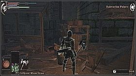 Na lewo od rusztowania są kamienne schodki w dół - nieco niżej czeka grupa 4 żołnierzy - Demons Souls: Boletarian Palace (2) - solucja, opis przejścia - Demons Souls - poradnik do gry