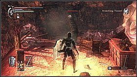 Kolejny fragment wyczyszczony - teraz możemy udać się z powrotem ścieżką koło Patchesa i tym razem na najniższym rozwidleniu skierować się w dół - Demons Souls: Armor Spider Archstone - Lewy korytarz (2) - solucja - Demons Souls - poradnik do gry