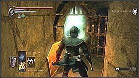Wychodzimy na zewnętrzny balkon wzdłuż dziedzińca - Demons Souls: Tower of Latria (3) - solucja, opis przejścia - Demons Souls - poradnik do gry