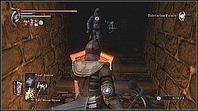 Po zabiciu rycerza wbiegamy ponownie do wieży i skręcamy w prawo na schody - w połowie przechodzimy na platformę obok i zabijamy kuszników - Demons Souls: Penetrator Archstone (+ Blue Dragon) (1) - solucja - Demons Souls - poradnik do gry