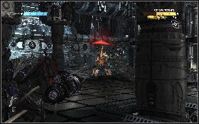 Aby zaatakować takiego robota musisz poczekać, aż tarcza zostanie dezaktywowana - - Część 1 - Ciemny Energon (2) - Opis przejścia - Transformers: Wojna o Cybertron - poradnik do gry