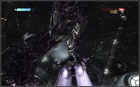 Na koniec dobij odsłonięty generator [1], a potem wyleć na powierzchnię, przez dziurę w suficie [2] - - Część 2 - Przewaga w wojnie (3) - Opis przejścia - Transformers: Wojna o Cybertron - poradnik do gry