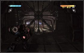 Następnie skieruj się w stronę wskazanej ściany [1], przebij się przez nią przy pomocy energii i zniszcz kratę [2] blokującą kolejne przejście - - Część 7 - Ucieczka z więzienia Kaon (2) - Opis przejścia - Transformers: Wojna o Cybertron - poradnik do gry