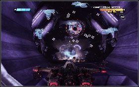 Następnie strzel w osłonę blokującą przejście [1] i zacznij lecieć kolejnym tunelem [2] - - Część 9 - Atak powietrzny (1) - Opis przejścia - Transformers: Wojna o Cybertron - poradnik do gry