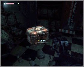 Kilka kroków dalej odezwie się nasz towarzysz, który przekaże nam żebyśmy udali się do budynku przypominającego szkołę [1] - - Dzielnica Robotnicza (3) | Opis przejścia Singularity - Singularity - poradnik do gry