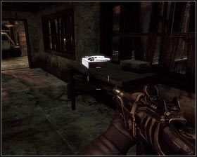 Zebrawszy wszystko strzelamy do kłódki, która blokuje drzwi z prawej strony [1] - - Dzielnica Robotnicza (6) | Opis przejścia Singularity - Singularity - poradnik do gry