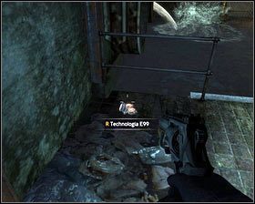 Po obejrzeniu filmiku, odbieramy komunikator z GPSem i ruszamy dalej [1] - - Dzielnica Robotnicza (8) | Opis przejścia Singularity - Singularity - poradnik do gry