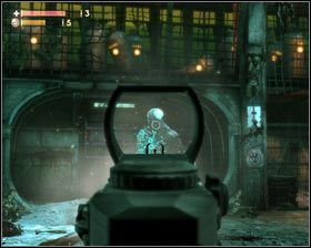 Mutant na zmianę rzuca w nas beczkami [1] oraz atakuje żelazną pałką, a naszym celem jest niebieski pęcherz na jego głowie [2] - - Ośrodek badawczy 2010 (5) | Opis przejścia Singularity - Singularity - poradnik do gry