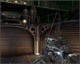 Gdy seans dobiegnie końca, czytamy znajdującą się niedaleko projektora notatkę [1], a następnie wchodzimy pobliskimi schodami na górę [2] - - Ośrodek badawczy 2010 (5) | Opis przejścia Singularity - Singularity - poradnik do gry