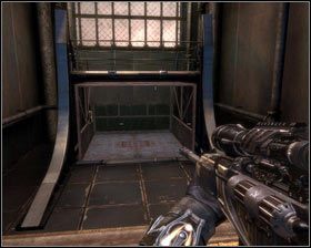 Zabieramy wszystko [1] i ruszamy do windy [2], którą zjedziemy na niższy poziom budynku - - Ośrodek badawczy 2010 (5) | Opis przejścia Singularity - Singularity - poradnik do gry