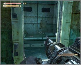 Kawałek dalej zostaniemy zaatakowani przez następny oddział mutantów, ucztujących w okrętowej sypialni [1] - - Perła (2) | Opis przejścia Singularity - Singularity - poradnik do gry