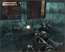 Po wejściu do środka biegniemy cały czas prosto aż dojdziemy do pomieszczenia z leżącym na ziemie Dethexem [1] - - Kompleks przetwórczy (2) | Opis przejścia Singularity - Singularity - poradnik do gry