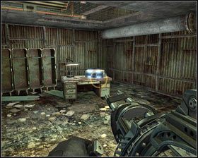 Po zebraniu znajdujących się w niej przedmiotów, schodzimy na pół piętro, a następnie wychodzimy z budynku [1] - - Strażnica (1) | Opis przejścia Singularity - Singularity - poradnik do gry