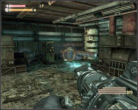 Kawałek dalej dwóch rosyjskich żołnierzy blokuje drzwi, starając się nie wpuścić do środka olbrzymiego mutanta - - Strażnica (1) | Opis przejścia Singularity - Singularity - poradnik do gry