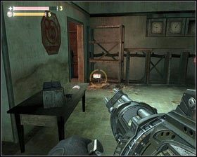 Naprawiamy tam uszkodzony mechanizm [1], a następnie przeszukujemy pomieszczenie - - Strażnica (2) | Opis przejścia Singularity - Singularity - poradnik do gry