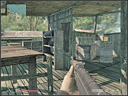 Pierwszy laptop (1) znajduje się w jednej z chatek na drugiej przystani wodnej, którą odwiedzasz - - Misja 7 - Samotny wilk | Informacje wywiadowcze Sniper Ghost Warrior - Sniper: Ghost Warrior - poradnik do gry