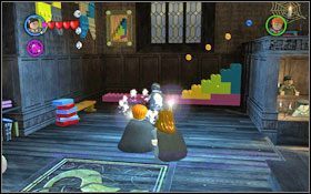 Drugi klocek leży swobodnie po lewej stronie pomieszczenia #1 - Hogwart #2 | Opis przejścia - Rok 1 | LEGO Harry Potter Lata 1-4 - LEGO Harry Potter Lata 1-4 - poradnik do gry