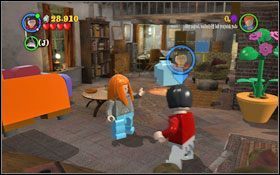 Nad kominkiem znajdziesz obraz - możesz do niego pomachać #1 , lecz potrzebujesz rudej dziewczyny - Proszek Fiuu | Opis przejścia - Rok 2 | LEGO Harry Potter Lata 1-4 - LEGO Harry Potter Lata 1-4 - poradnik do gry