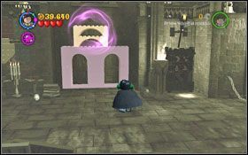 Przejdź w prawo i przy użyciu zaklęcia (IM ) pozbądź się chochlików trzymających dwa klocki #1 - Dziennik Toma Riddlea | Opis przejścia - Rok 2 | LEGO Harry Potter Lata 1-4 - LEGO Harry Potter Lata 1-4 - poradnik do gry