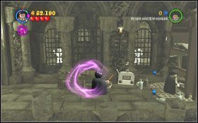 Użyj magii na obrazie, czarodziej prześle Ci koło, które zamontuj (WL ) #1 , po czym naskocz na nie - drugie schody zmienią swoją orientację - Dziennik Toma Riddlea | Opis przejścia - Rok 2 | LEGO Harry Potter Lata 1-4 - LEGO Harry Potter Lata 1-4 - poradnik do gry