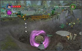 Użyj magii na roślinach obok drzewa, po czym przełącz się na Hermionę i wykorzystaj Krzywołapa by zrobić podkop #1 - Zamek Hogwart #6 | Opis przejścia - Rok 3 | LEGO Harry Potter Lata 1-4 - LEGO Harry Potter Lata 1-4 - poradnik do gry