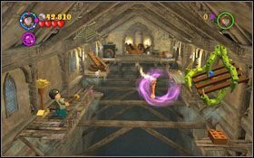 W kolejnym pomieszczeniu będziesz musiał współdziałać obiema postaciami - Mroczna Wieża | Opis przejścia - Rok 3 | LEGO Harry Potter Lata 1-4 - LEGO Harry Potter Lata 1-4 - poradnik do gry