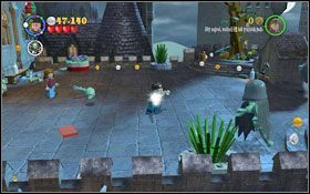 Bohaterem po prawej złóż deski blokujące przejście (WL) umożliwiając drugiej postaci dotarcie do końca #1 - przejdź przez drzwi - Mroczna Wieża | Opis przejścia - Rok 3 | LEGO Harry Potter Lata 1-4 - LEGO Harry Potter Lata 1-4 - poradnik do gry