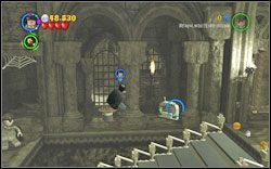 Slytherin (zielony): Podczas retrospekcji, w drugim pomieszczeniu znajdziesz trzy radia, na których użyj magii - Dziennik Toma Riddlea | Bonusy - Rok 2 | LEGO Harry Potter Lata 1-4 - LEGO Harry Potter Lata 1-4 - poradnik do gry