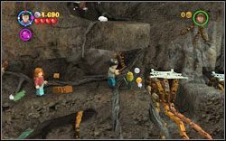 Hufflepuff (żółty): Po pokonaniu drzewa, w tunelu znajdziesz pięć kolb kukurydzy - Wrzeszcząca chata | Bonusy - Rok 3 | LEGO Harry Potter Lata 1-4 - LEGO Harry Potter Lata 1-4 - poradnik do gry