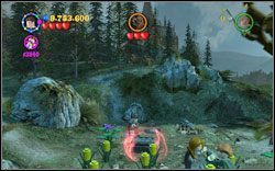 Gryffindor (czerwony): Podczas walki z drzewem po lewej znajdziesz miejsce kopania - wykopiesz czarną skrzynię, na której użyj (DM ) - Wrzeszcząca chata | Bonusy - Rok 3 | LEGO Harry Potter Lata 1-4 - LEGO Harry Potter Lata 1-4 - poradnik do gry