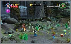 Po krótkiej wstawce filmowej udaj się na lewo, obroń ucznia przed szerszeniami - Pocałunek Dementora | Bonusy - Rok 3 | LEGO Harry Potter Lata 1-4 - LEGO Harry Potter Lata 1-4 - poradnik do gry