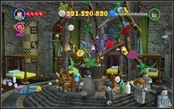 Boże Narodzenie: Użyj magii na baryłce na środku pokoju, a następnie zniszcz wszystkie kwiatki, jakie się pojawią - 19. Dormitorium Hufflepuffu | Bonusy - Hogwart | LEGO Harry Potter Lata 1-4 - LEGO Harry Potter Lata 1-4 - poradnik do gry