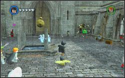 Prefekt Revenclawu: Użyj zaklęcia (RD ) na srebrnej zbroi (po zdobyciu czerwonego klocka), a następnie wskocz na przepychaczkę do toalety i wyczyść pięć żółtych plam - 28. Dziedziniec z fontanną | Bonusy - Hogwart | LEGO Harry Potter Lata 1-4 - LEGO Harry Potter Lata 1-4 - poradnik do gry