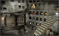 (zegar ) Wstaw w odpowiednie miejsca skrzynki na listy - znajdziesz na nich klocki o odpowiednim kolorze - 35. Sowiarnia | Bonusy - Hogwart | LEGO Harry Potter Lata 1-4 - LEGO Harry Potter Lata 1-4 - poradnik do gry