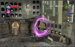 Hermoina (bluza z szarym kapturem): Użyj zaklęcia (WL ) na złożonym rulon mostku - 35. Sowiarnia | Bonusy - Hogwart | LEGO Harry Potter Lata 1-4 - LEGO Harry Potter Lata 1-4 - poradnik do gry