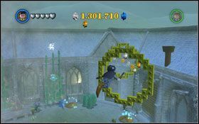 Oliver Wood: Przygotuj eliksir siły - składniki znajdziesz w krzakach #1 , po czym pociągnij za łańcuch przy bramie po prawej stronie - 47. Dziedziniec | Bonusy - Hogwart | LEGO Harry Potter Lata 1-4 - LEGO Harry Potter Lata 1-4 - poradnik do gry