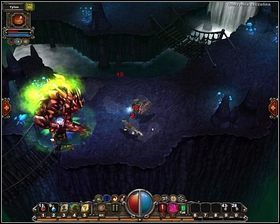 Oprócz tego przeciwnik posiada różnego rodzaju ataki wykorzystujące siły natury, będąc jednocześnie bardzo odpornym na nasze zaklęcia żywiołów - - Jaskinie TuTara - poziomy 17-20 | Opis przejścia Torchlight - Torchlight - poradnik do gry