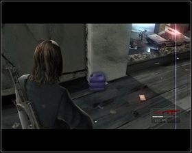 Będąc u góry [1] bez problemy pozbędziemy się reszty, przy pomocy kanistrów z benzyną [2] - Rozdział 2 - Szczegóły (2) - Opis przejścia - Kane & Lynch 2: Dog Days - poradnik do gry