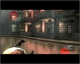 Idąc cały czas prosto dojdziemy do kolejnych schodów, które zaprowadzą nas na pierwsze piętro budynku - Rozdział 5 - Powrót do domu (1) - Opis przejścia - Kane & Lynch 2: Dog Days - poradnik do gry