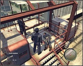 Skorzystaj teraz z lewego panelu kontrolnego #1 , dzięki czemu przywołasz w to miejsce platformę - Rozdział 10 - Obsługa hotelowa (2) | Opis przejścia Mafia II - Mafia II - poradnik do gry