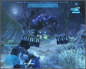 Następnie podążaj za członkami drużyny w kierunku zamkniętej bramy - Etap IV- Nightfall (2) | Opis przejścia Halo Reach - Halo: Reach - poradnik do gry