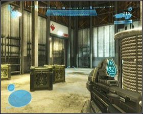 Dalsza droga prowadzi przez wyrwę w budynku, zlokalizowaną koło miejsca stacjonowania wspomnianego Elite - Etap V- On the Tip of the Spear (1) | Opis przejścia Halo Reach - Halo: Reach - poradnik do gry