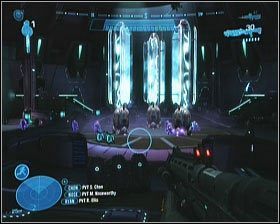 Po dotarciu na sam dół pomieszczenia, kierujemy się wraz z sojusznikami do pobliskiego hangaru, gdzie zacznie obowiązywać standardowa grawitacja - Etap VI- Long Night of Solace (2) | Opis przejścia Halo Reach - Halo: Reach - poradnik do gry