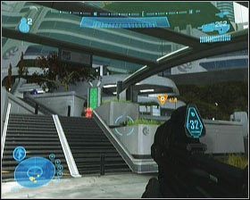 Zbliżamy się do bazy i z daleka eliminujemy grasujących tam oponentów (Gruntów, Jackali i przede wszystkim Brutów) - Etap VII- Exodus (3) | Opis przejścia Halo Reach - Halo: Reach - poradnik do gry