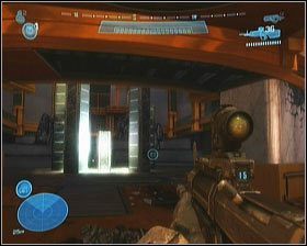 Na szczycie znajduje się otwarta winda - Etap VIII- New Alexandria (2) | Opis przejścia Halo Reach - Halo: Reach - poradnik do gry