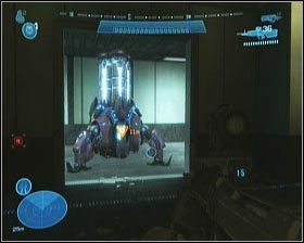 Pokonujemy go idąc korytarzami po prawej, gdyż w ten sposób będziesz mógł podnieść niewidzialność - jest to niezwykle ważne, abyś wszedł w posiadanie tej zdolności - Etap VIII- New Alexandria (2) | Opis przejścia Halo Reach - Halo: Reach - poradnik do gry